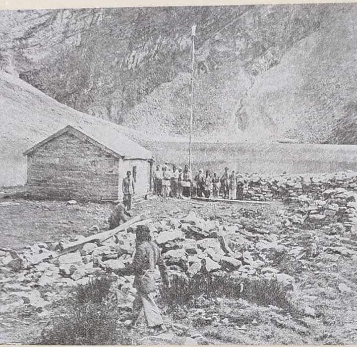 Gurdwara Hemkund Sahib, glacial lake, Uttarakhand